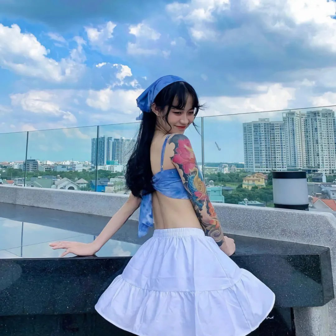 眼里余光都是你