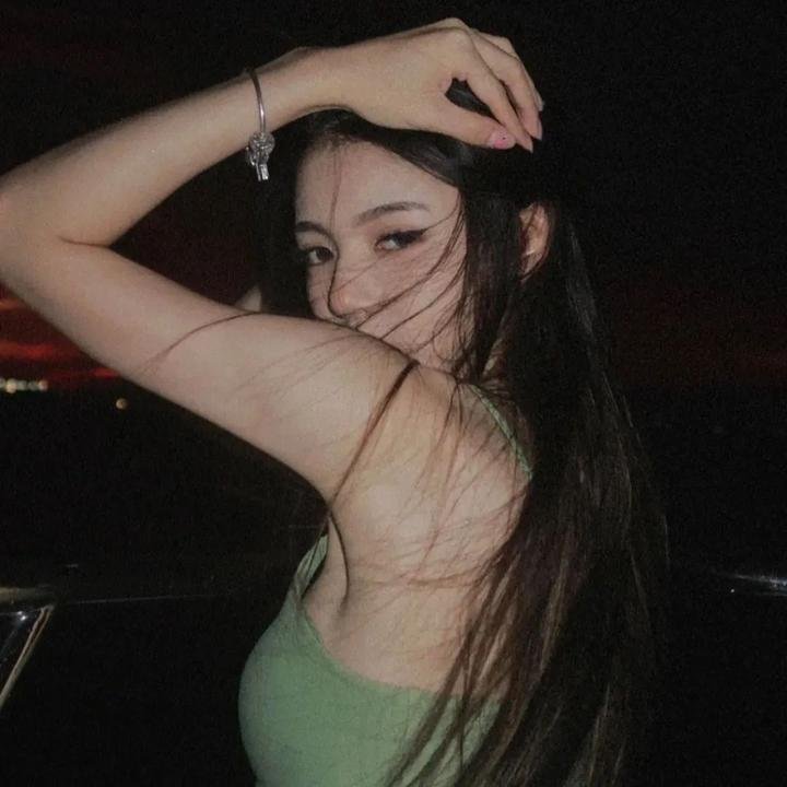 濶少艳福